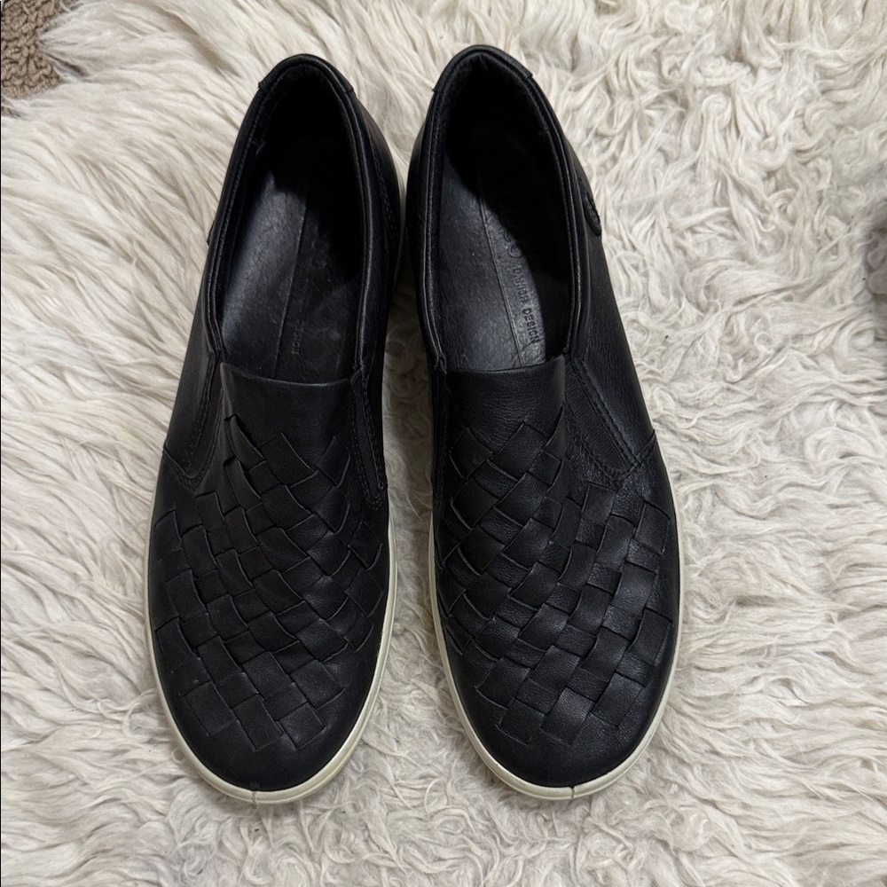 ECCO Soft 7 Woven‎ Slip-On Women's Size 8-8.5 EU 39 Black Leather Sneakers